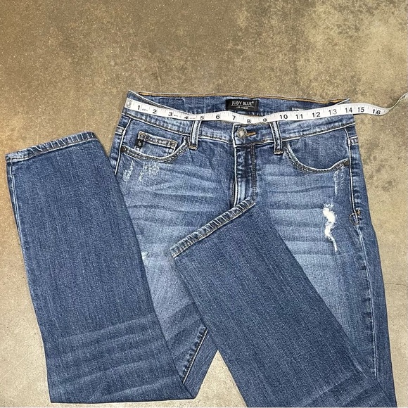 Judy Blue Boyfriend Fit Distressed Dark Wash Stretch Denim Jeans - Picture 6 of 9